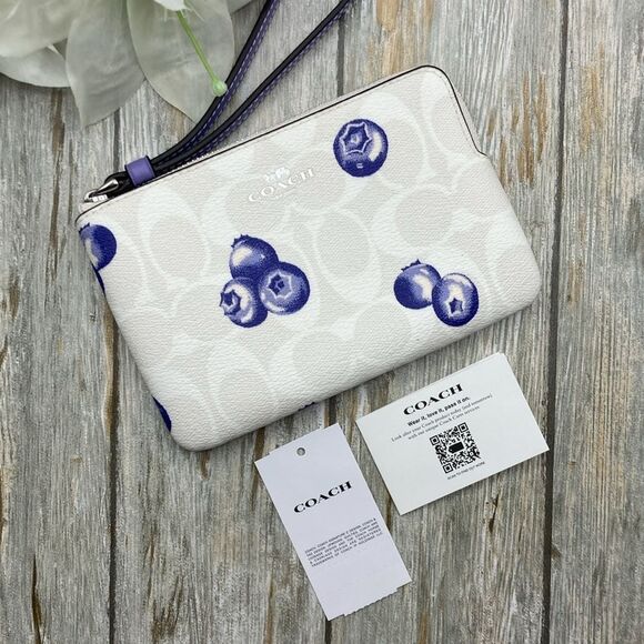 Limited Corner Zip Wristlet Signature Canvas Blueberry Print Bag Purse Wallet - Picture 4 of 9